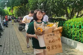 考点外卖花，主打谐音“985”图片