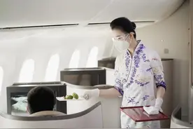 潮评丨空姐超重停飞？服务业岂能以体重论英雄图片