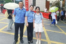 女儿高考父亲执勤，考场内外共“答卷”！图片