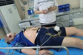 男子被一碗面送进医院抢救！已经三次了，还不相信……图片