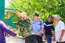 芒种时节收麦忙，邱家店派出所民警守护“粮”辰美景图片