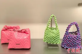 “多巴胺穿搭”潮流兴起 “快乐时尚”激活“色彩经济”图片