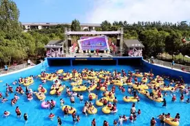 一起来造浪！武汉又一水上乐园开园图片