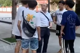 毕业生临走前又“整活”了，老师一下懵了图片