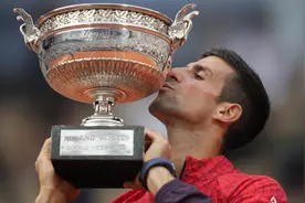 法网夺冠实现“三圈全满贯”，德约科维奇成历史第一人图片