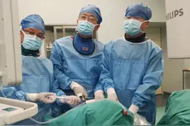 输尿管狭窄感染疼痛，温控支架无创手术半小时祛疾图片