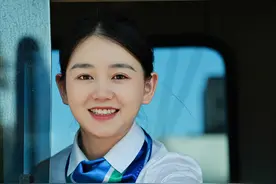 湖南高速“黄桃女孩” 扎根高速一线助力乡村振兴图片