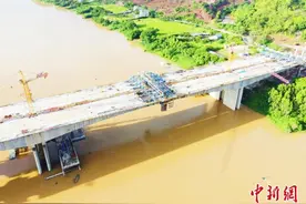 粤河源临浦东江特大桥连续梁左幅合龙图片