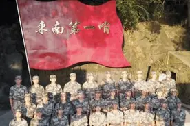 《强军战歌》入选深夜必听歌单？网友：是真的图片