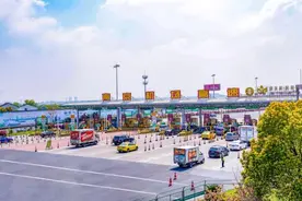 江苏高速公路启用通行费电子票据 道口通行效率有望提升约10%图片