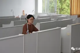 一个人的高考考场图片