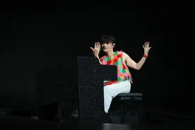 兑现“迟到的约定”！李荣浩“纵横四海”巡回演唱会广州站圆满举行图片