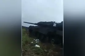 俄国防部称缴获多辆德制“豹”2坦克、美制“布莱德利”步战车图片