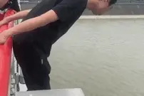 十几米高！杭州外卖小哥钱塘江上纵身一跃！最新后续来了→图片