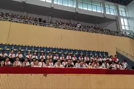 郴州市桔井小学开展校园课桌舞比赛图片
