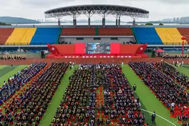 湖南理工学院：3615名毕业生启航出发图片