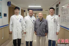 九旬老人胸椎压缩性骨折“因痛失能” 上海专家微创手术解除病痛图片