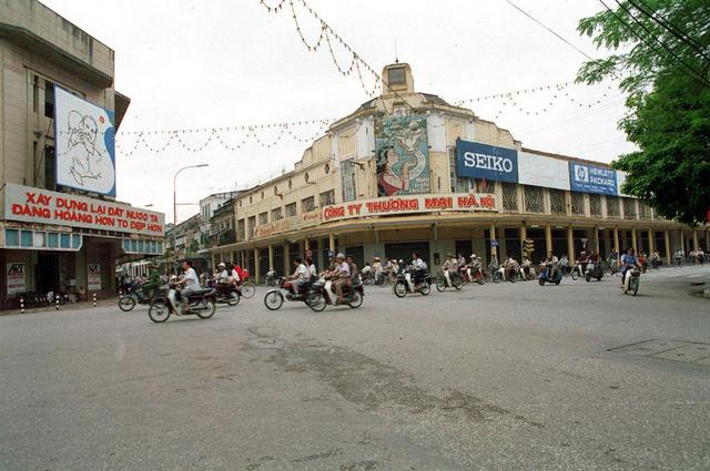 千笔楼丨国产汽车，有一面镜子叫“国产摩托”