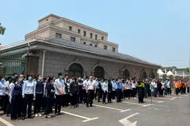 以练促防、防患未“燃”！宝山这里开展应急疏散演练图片