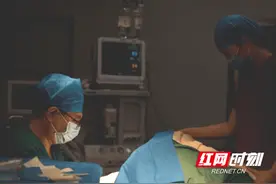 如何减轻分娩疼痛？全程无痛分娩给予温柔呵护图片