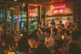 新经济观察丨城市消费新“夜”态：Livehouse成增长黑马、精酿吧异军突起图片