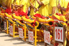 湖南道县：龙船下水迎端午图片