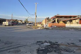 （外代一线）龙卷风袭击美国得州小城　至少3人死亡图片