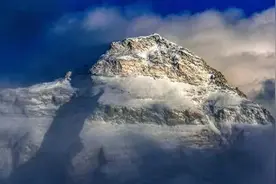 养活三方？登珠峰背后的“勇者生意”，争议不断图片