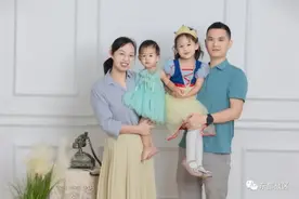 当过兵的爸爸，真帅！图片