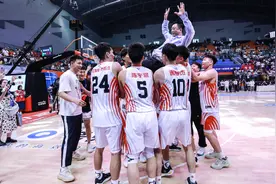 首进八强即登领奖台，北体大男篮获全国季军图片