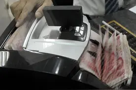 “利率4%，20万元起存”，部分大额存单火了，有银行需预约排队！这类产品也卖爆了...图片