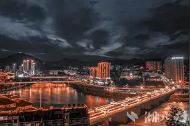 “建功新时代 奋进新征程——镜头看发展”⑦：美丽竹山县城图片