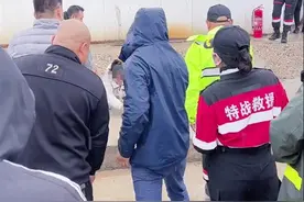 山东男子驾橡皮艇出海失踪49天后遗体被发现，距失踪海域40公里，妻子跪谢救援队多日搜救图片