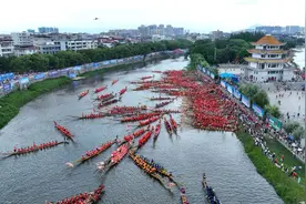 百龙巡游！道县国家非遗龙船赛开幕，近5000民间运动员竞渡潇水图片