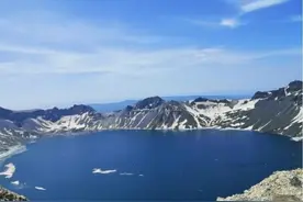 炎炎六月，长白山天池开冰再现绝美容颜！图片