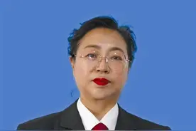 “妈妈，能再爱我一次吗？”图片
