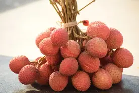 北流荔枝，长得都是爱你的形状！图片