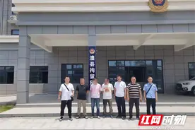 澧县警方端掉一流动赌场，现场抓获涉赌人员22名图片