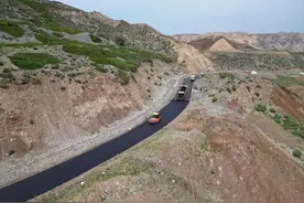 昌吉市：按下农村道路建设“快进键” 打通乡村振兴“快车道”图片