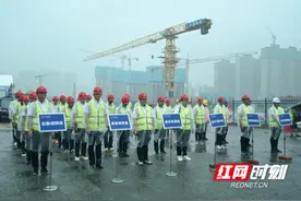 建筑工地高空坠落如何救援？望城区开展应急演练图片