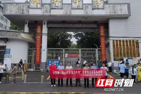 浏阳中和镇：全力以“护”助力莘莘学子乘风破浪图片