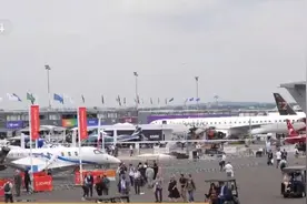 中国企业携多款新品亮相巴黎航展 C919大型客机受关注图片