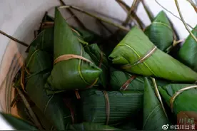 成都疾控提醒吃粽子少蘸白糖图片