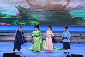 湖北夏凉文旅消费季暨第长江三峡（巴东）纤夫文化旅游节开幕图片