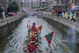 锣鼓喧天、热闹非凡，“龙船景”重现广州市区河道图片