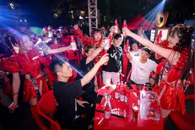 氛围感拉满！西湖啤酒音乐节燃情开启，假期夜晚去感受一番城市烟火气吧图片