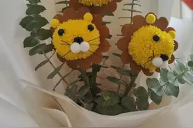 杭州跳桥救人外卖小哥收到粽子和鲜花，“往年都是给别人送”图片