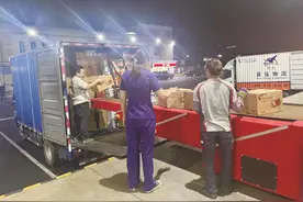 破千吨！你们的新鲜荔枝已经从南宁机场出发运往全国各地图片