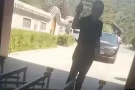 董事长开车进长城被拒强拆大门，“我乐意就全部推倒”？当地回应图片