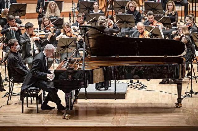 ���ٹ��Ų������������ˣ����������һ�������Ф������